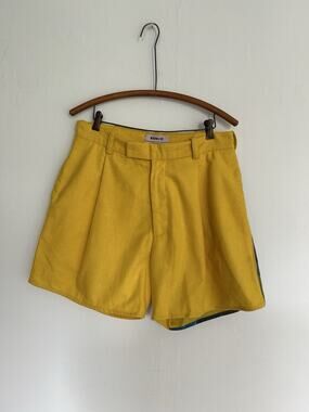 MARNA RO Los Angeles Yellow Wool Pleated Shorts Blue Leaf Print Panel Size 31x5